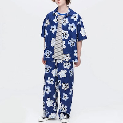 优衣库 x MARNI 深蓝色花卉印花短袖衬衫。 449637-68 Shop 优衣库 x MARNI 深蓝色花卉印花短袖衬衫。 449637-68