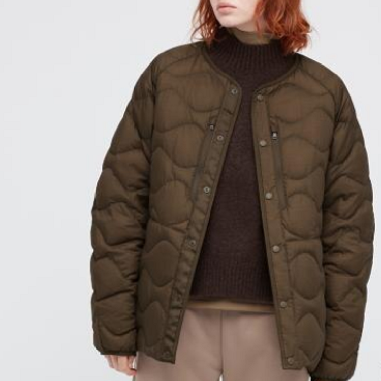 Shop UNIQLO x White Mountaineering聯名咖啡色羽絨外套 男女冬季穿搭 442562-38