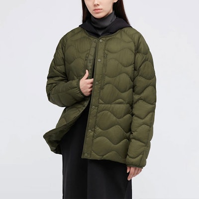 UNIQLO x White Mountaineering聯名橄欖綠羽絨外套 冬季中性款式系列 442562-56 Purchase UNIQLO x White Mountaineering聯名橄欖綠羽絨外套 冬季中性款式系列 442562-56