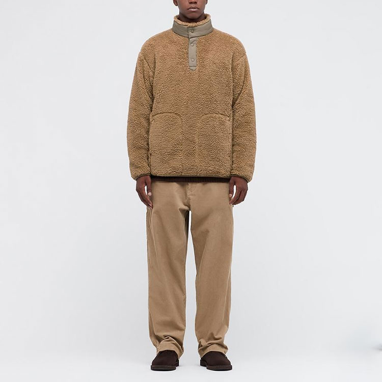 Lookbook UNIQLO x White Mountaineering 男女款燈咖啡色刷毛套頭衫 443221-32