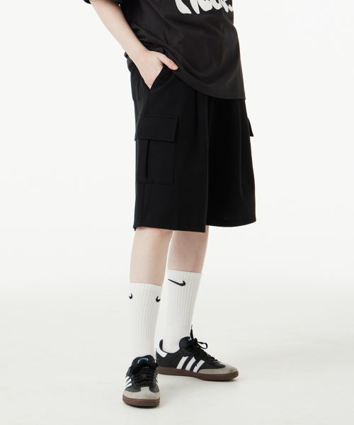 URBAN AGE Bermuda Wide Cargo Sweat Shorts_Black U4SSB15BK