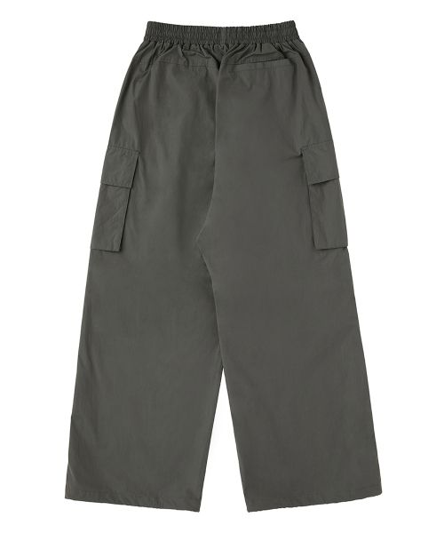 Shop 어반 에이지 방수 플리츠 카고 패러슈트 와이드 팬츠 - 그레이 U4SSB05GR