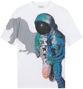 Valentino Kaos Putih Crew Neck Motif Astronaut TV3MG04V60W-0BO Order Valentino Kaos Putih Crew Neck Motif Astronaut TV3MG04V60W-0BO