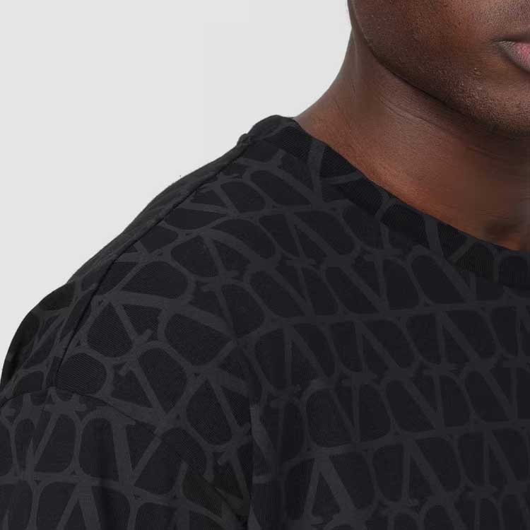 Sizing Valentino 黑色寬鬆短袖T恤全版印花設計。 4V3MG14Y9KCMXM