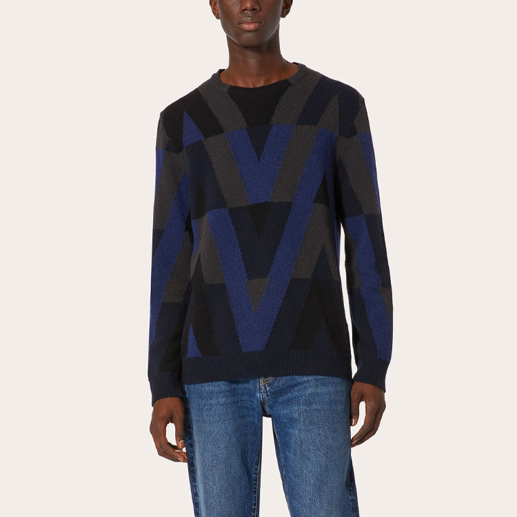 Lookbook Valentino Sweater Hitam Wol Lengan Panjang Crewneck. XV3KC19F866EL9