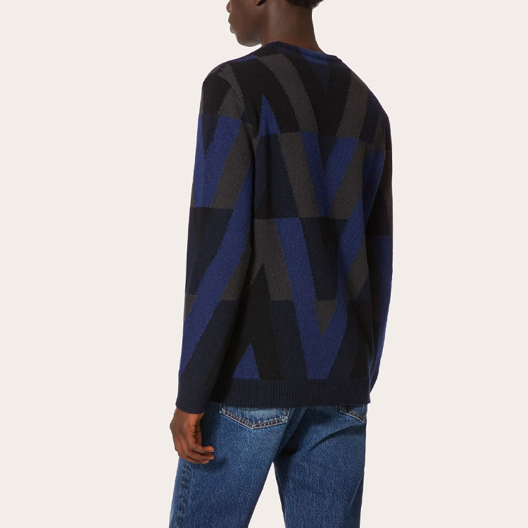 Shop Valentino Sweater Hitam Wol Lengan Panjang Crewneck. XV3KC19F866EL9