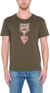 Valentino Camiseta Marrón con Estampado de Corazones y Cuello Redondo. PV3MG10S46ML90 Lookbook Valentino Camiseta Marrón con Estampado de Corazones y Cuello Redondo. PV3MG10S46ML90