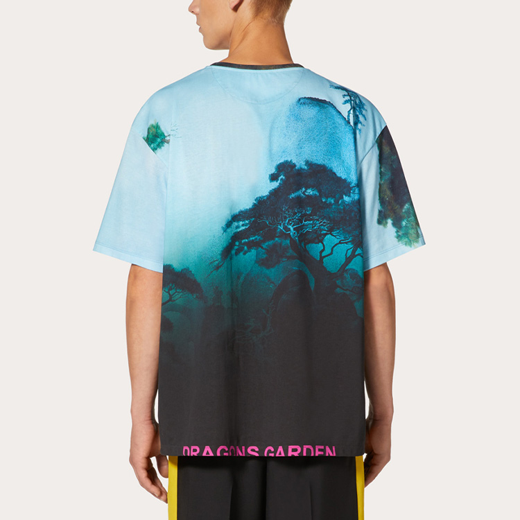 Purchase Valentino Gradient Scenic Animal Print Kaos Crew Neck Lengan Pendek TV0MG05Y67T87M