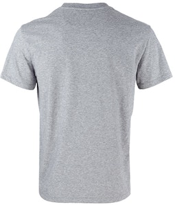 Valentino Abu-abu Kaos Crewneck dengan Logo Timbul dan Saku. XV3MG10V84NJ94 Lookbook Valentino Abu-abu Kaos Crewneck dengan Logo Timbul dan Saku. XV3MG10V84NJ94