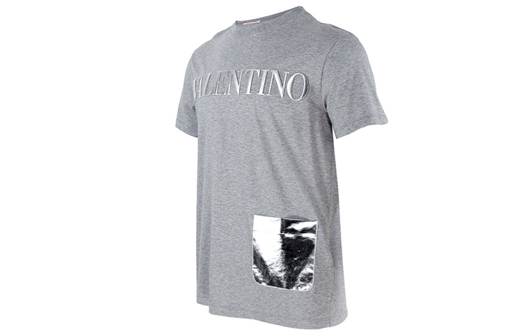 Shop Valentino Abu-abu Kaos Crewneck dengan Logo Timbul dan Saku. XV3MG10V84NJ94