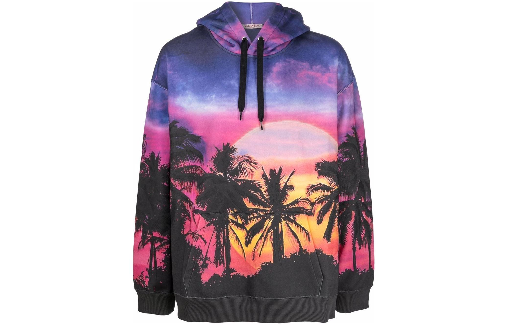 Valentino  Logo Scenic Print Drawstring Hoodie Multicolor. VMF18I850Z44