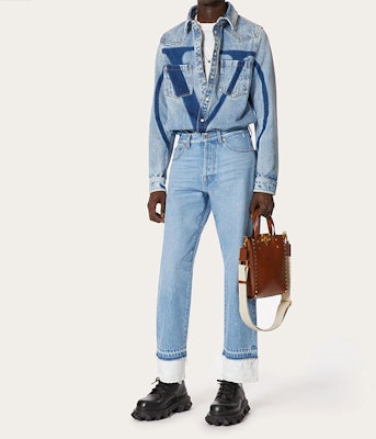 Valentino 标志水洗牛仔长袖衬衫 - 蓝色 XV3DB01I847558 Lookbook Valentino 标志水洗牛仔长袖衬衫 - 蓝色 XV3DB01I847558