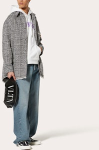 Valentino SS23 Logo Print Cotton Hoodie White - Pre-Spring 2023 Collection. 2V3MF14B963YT4 Purchase Valentino SS23 Logo Print Cotton Hoodie White - Pre-Spring 2023 Collection. 2V3MF14B963YT4