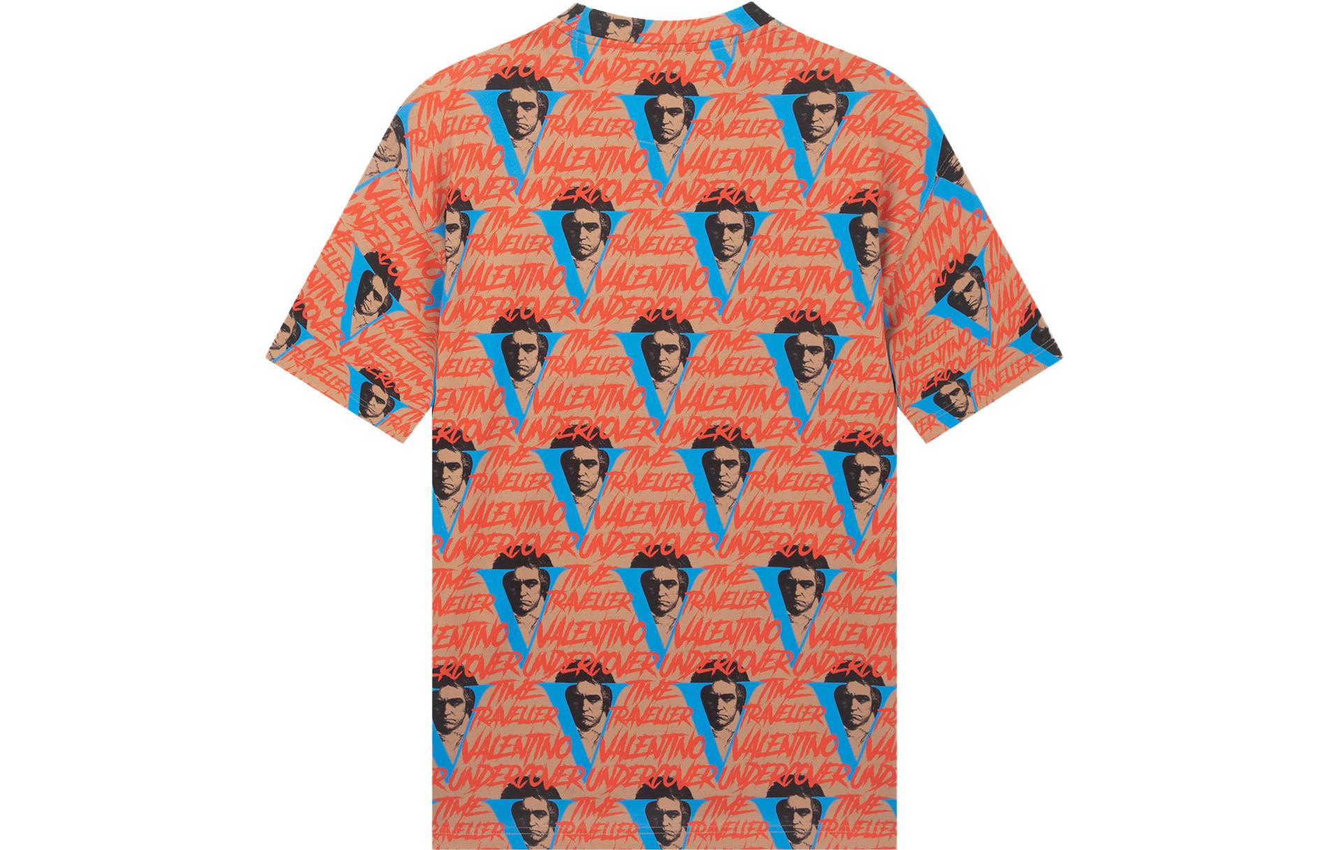 Lookbook Valentino Kaos Pendek Crewneck V-Logo Cetak Multicolor SV0MG03T5Q0-NX0