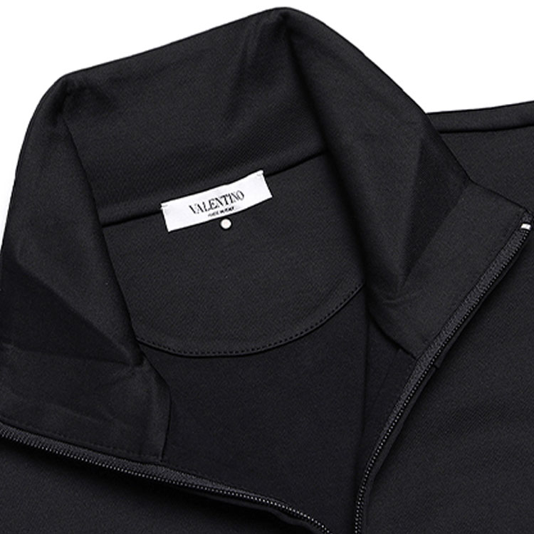 Purchase Valentino Jaket Zip Motif Alphabet Hitam Lengan Panjang. SV3MF12A5800N0
