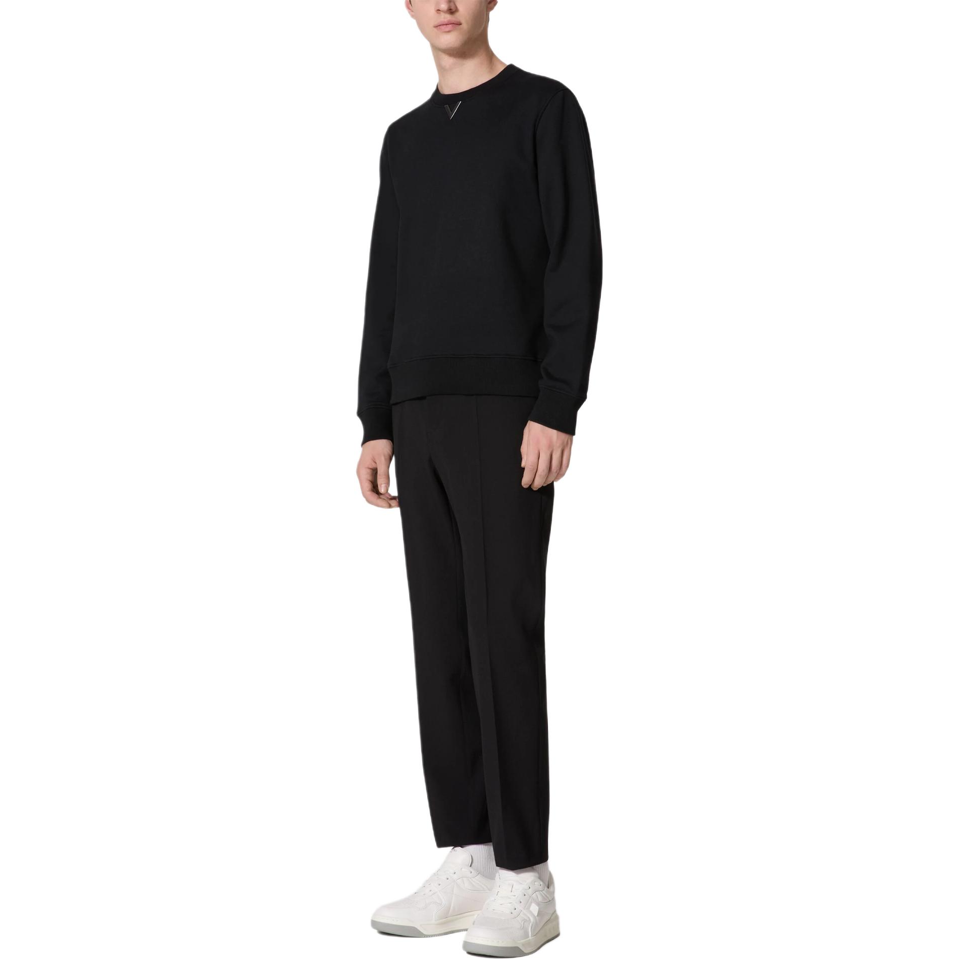 Purchase Valentino Baju Hitam Lengan Panjang dengan Logo Plaque. 5V3MF27PA89-0NO