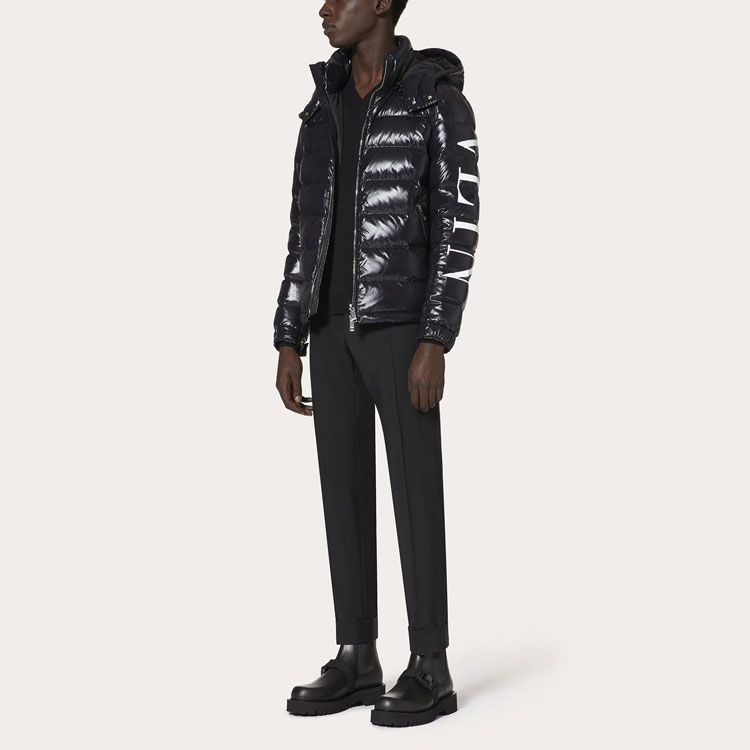 Details for ヴァレンティノ ブラック ロゴプリント ダウンフーディー 冬用ジャケット UV0CNA316SM0NI