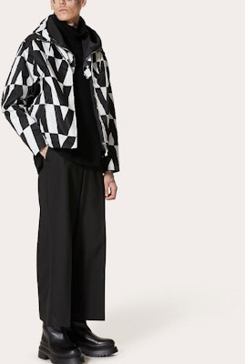 华伦天奴黑色连帽拉链印花标志夹克 WV0CJG707URF62 Purchase 华伦天奴黑色连帽拉链印花标志夹克 WV0CJG707URF62