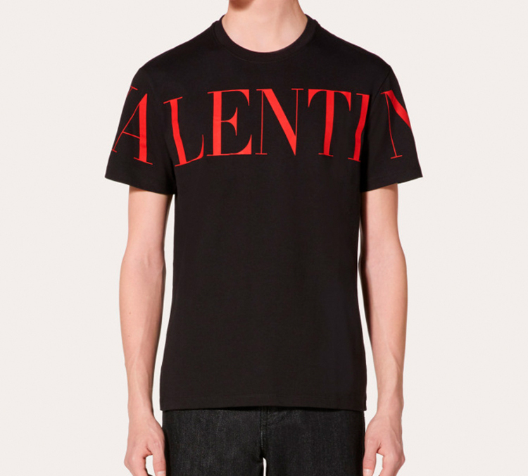 Shop Valentino Kaos Pendek Hitam dengan Logo Terprint SV3MG03B5FN0NR