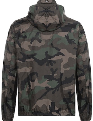 Valentino 迷彩尼龍拉鍊連帽外套 軍綠色 RV3CI351FVHF00 Lookbook Valentino 迷彩尼龍拉鍊連帽外套 軍綠色 RV3CI351FVHF00