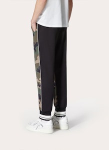 Valentino Seluar Santai Kaki Lurus Corak Camouflage Warna Camo TV3MD00L53MF00 Details for Valentino Seluar Santai Kaki Lurus Corak Camouflage Warna Camo TV3MD00L53MF00