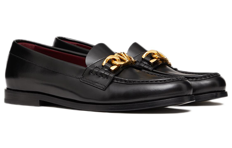 Lookbook Kasur Valentino Rantai Logo V 'Hitam' 1Y2S0G03-YZX-0NO