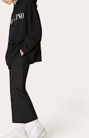 Valentino FW21 黑色字母印花寬鬆連帽衫 WV0MF20I7U80NI Lookbook Valentino FW21 黑色字母印花寬鬆連帽衫 WV0MF20I7U80NI