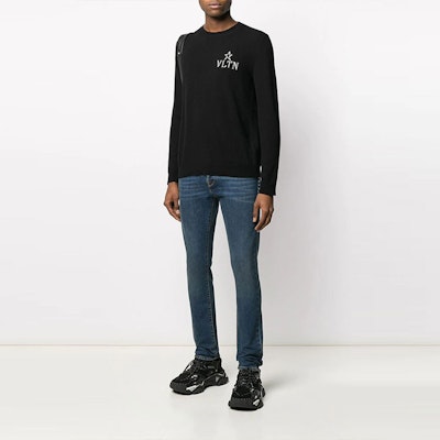 Valentino FW21 黑色羊毛字母Logo圓領毛衣設計。 VKC07K61V0NO Purchase Valentino FW21 黑色羊毛字母Logo圓領毛衣設計。 VKC07K61V0NO