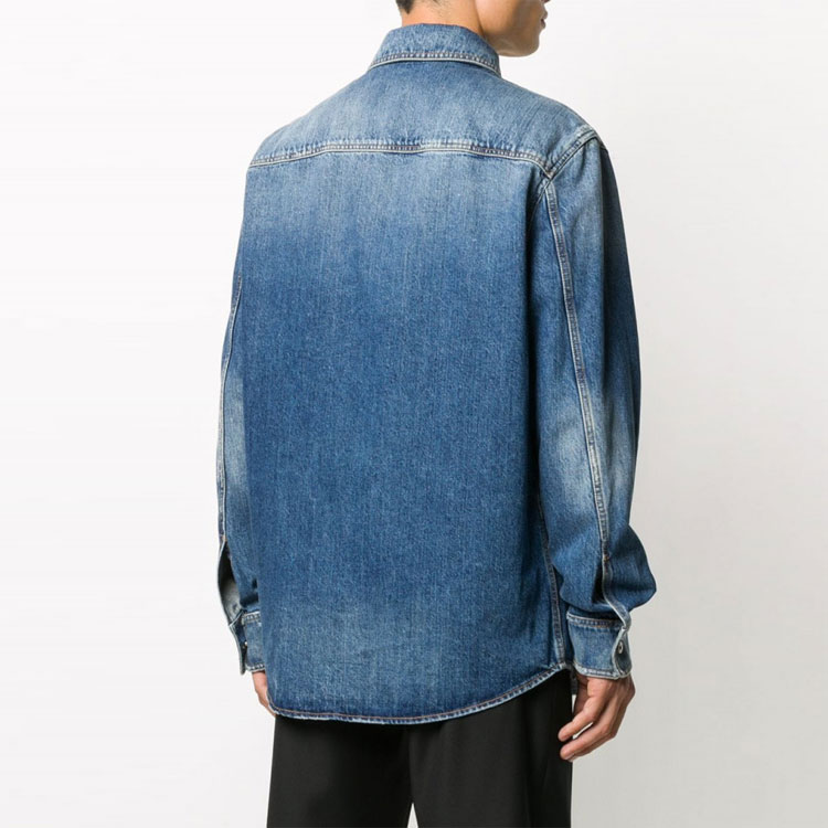 Shop ヴァレンティノ FW21 ブルーデニムジャケット レタープリント＆ボタン留め仕様。 UV3DB00G6H5598