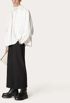 발렌티노 FW21 루즈핏 솔리드 컬러 지퍼 버튼 캐주얼 팬츠. WV0RBH5070R0NO Lookbook 발렌티노 FW21 루즈핏 솔리드 컬러 지퍼 버튼 캐주얼 팬츠. WV0RBH5070R0NO