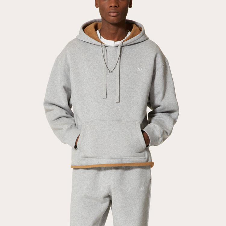 Lookbook Valentino FW21 VLogo标志男士灰色棉质连帽衫。 WV3MF19D7M0DZ8