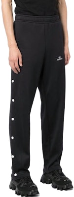 Valentino FW22 黑色直筒裤 带标志及侧边纽扣裤。 1V3MD03N8LL0NI Purchase Valentino FW22 黑色直筒裤 带标志及侧边纽扣裤。 1V3MD03N8LL0NI