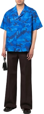 Valentino FW22 蓝色迷彩印花扣领衬衫 1V3AAA908RH7PR Lookbook Valentino FW22 蓝色迷彩印花扣领衬衫 1V3AAA908RH7PR