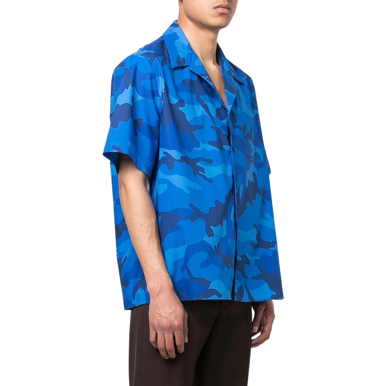 Shop Valentino FW22 蓝色迷彩印花扣领衬衫 1V3AAA908RH7PR