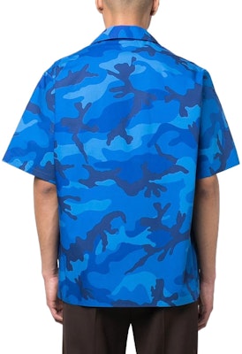 Valentino FW22 蓝色迷彩印花扣领衬衫 1V3AAA908RH7PR Purchase Valentino FW22 蓝色迷彩印花扣领衬衫 1V3AAA908RH7PR