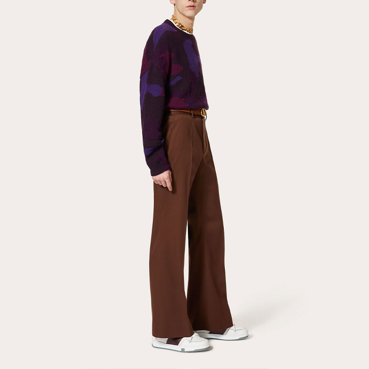 Purchase Valentino FW22 Baju Sejuk Corak Camo Ungu Crewneck. 1V3KC22I8PQ7Q6