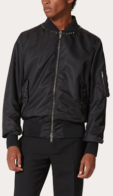 Valentino FW22纯色铆钉飞行夹克 黑色. 2V3CI1702KP0NO Purchase Valentino FW22纯色铆钉飞行夹克 黑色. 2V3CI1702KP0NO