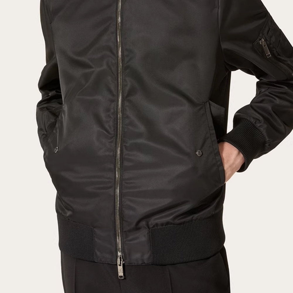 Details for Valentino FW22纯色铆钉飞行夹克 黑色. 2V3CI1702KP0NO