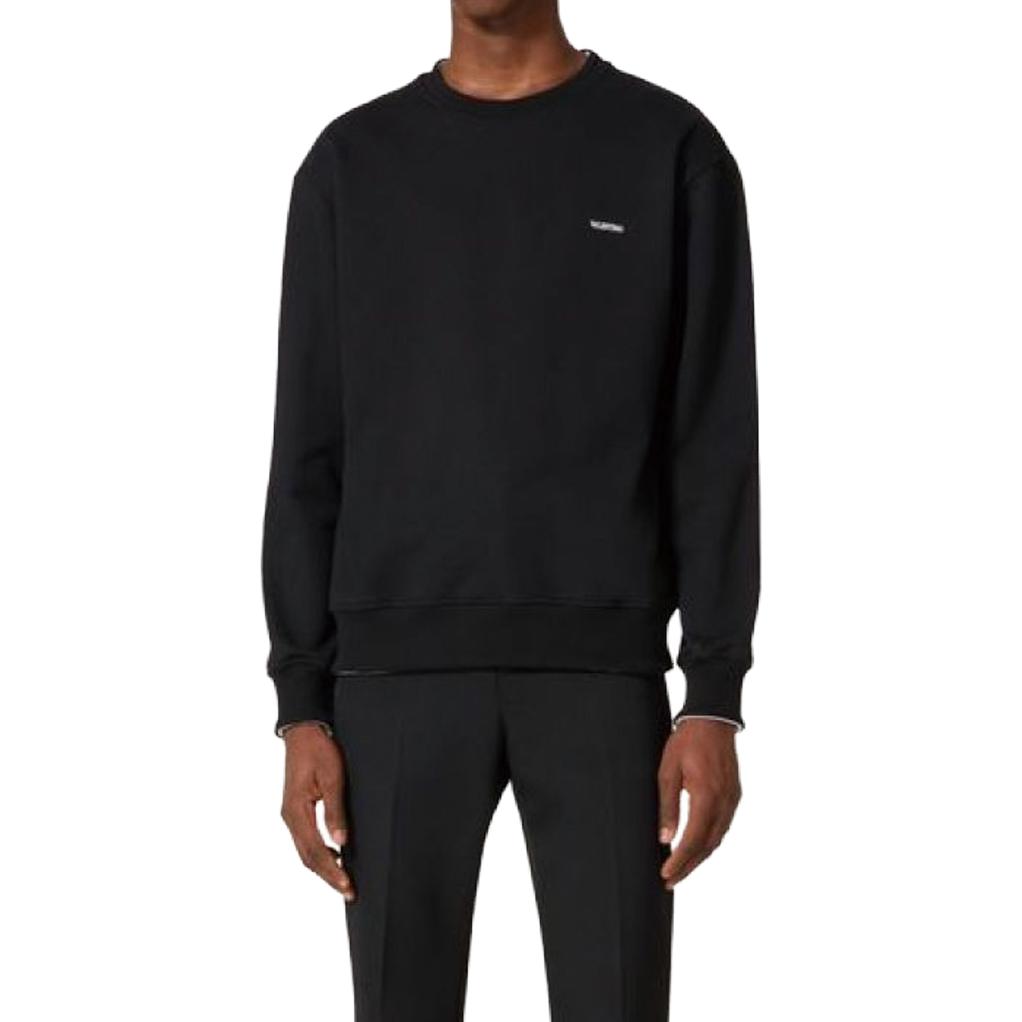 Lookbook 발렌티노 FW23 블랙 로고 프린트 크루넥 스웻셔츠. 4V3MF26W9UG0NO