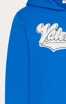 Valentino FW23 Hoodie Logo Huruf Biru Laut. 1V3MF22U8RMA60 Sizing Valentino FW23 Hoodie Logo Huruf Biru Laut. 1V3MF22U8RMA60