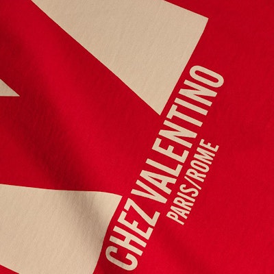 발렌티노 FW24 레드 오버사이즈 로고 크루넥 티셔츠. 6V3MG16PAQ9157 Details for 발렌티노 FW24 레드 오버사이즈 로고 크루넥 티셔츠. 6V3MG16PAQ9157