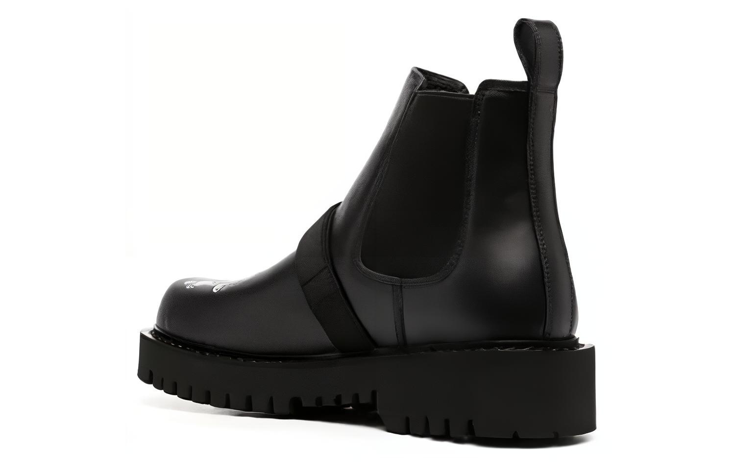 Shop Valentino Garavani 'Boot Kulit Hitam Chelsea' UY0S0D90RYXAT0