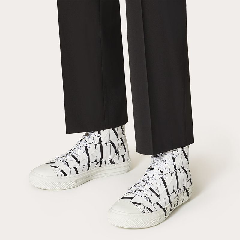 Valentino Garavani 'White Black' 圖 6