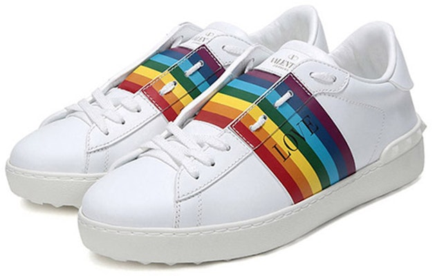 Valentino Garavani Sneaker 'Rainbow Stripes' RY2S0830ZANGU8 Lookbook Valentino Garavani Sneaker 'Rainbow Stripes' RY2S0830ZANGU8