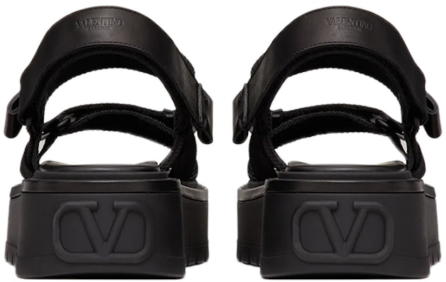 Valentino Garavani Uniqueform 'Sandal Platform Hitam dengan Tali' VY2S0E09WJJ0NO Shop Valentino Garavani Uniqueform 'Sandal Platform Hitam dengan Tali' VY2S0E09WJJ0NO