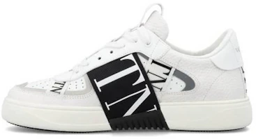 Lookbook Valentino JW Anderson x Converse Chuck Taylor All-Star 'Hitam Putih' 1W2S0V66WRQ24P