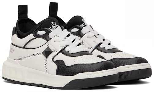 Valentino華倫天奴 皮革 圓頭繫帶 耐磨 低幫 板鞋 男款 白黑 Shop Valentino華倫天奴 皮革 圓頭繫帶 耐磨 低幫 板鞋 男款 白黑