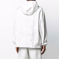 Valentino Baju Putih Logo dan Cetakan Huruf WV3CJG407N5M53 Purchase Valentino Baju Putih Logo dan Cetakan Huruf WV3CJG407N5M53