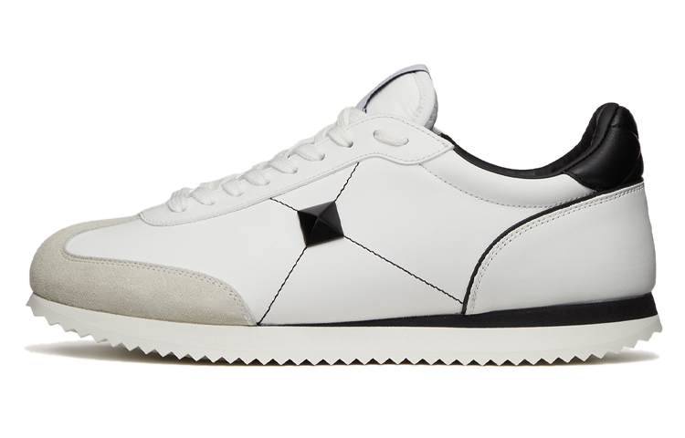 Buy ヴァレンティノ スタッズ スニーカー (黒×白) 2Y2S0G51TUFQ1X