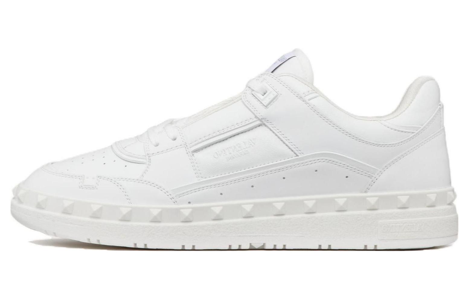 Buy Valentino Freedots Low 'Putih' 4Y2S0H43RDG0BO